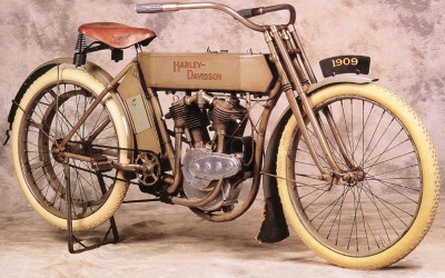 Iron horse ΙΙΙ*: Harley Davidson
