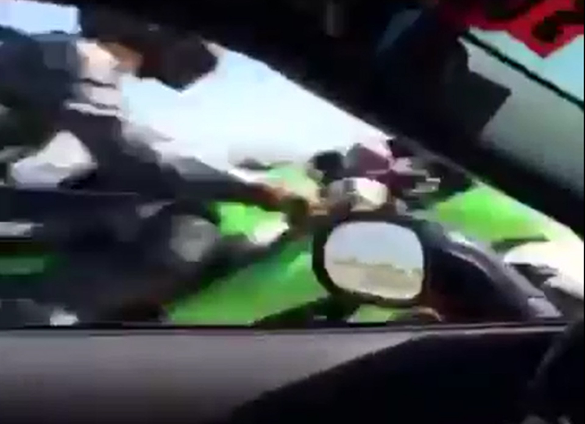 Είδατε τον μοτοσικλετιστή; (VIDEO)