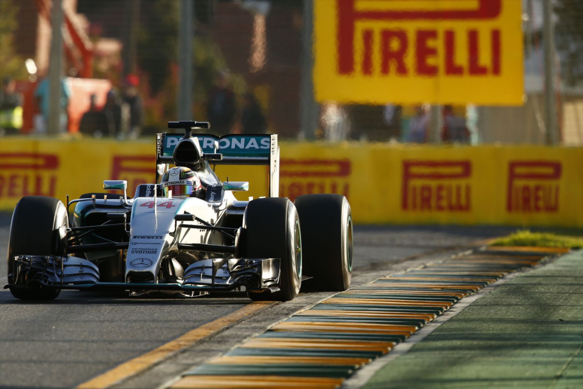 GP Αυστραλίας: Pole o Hamilton