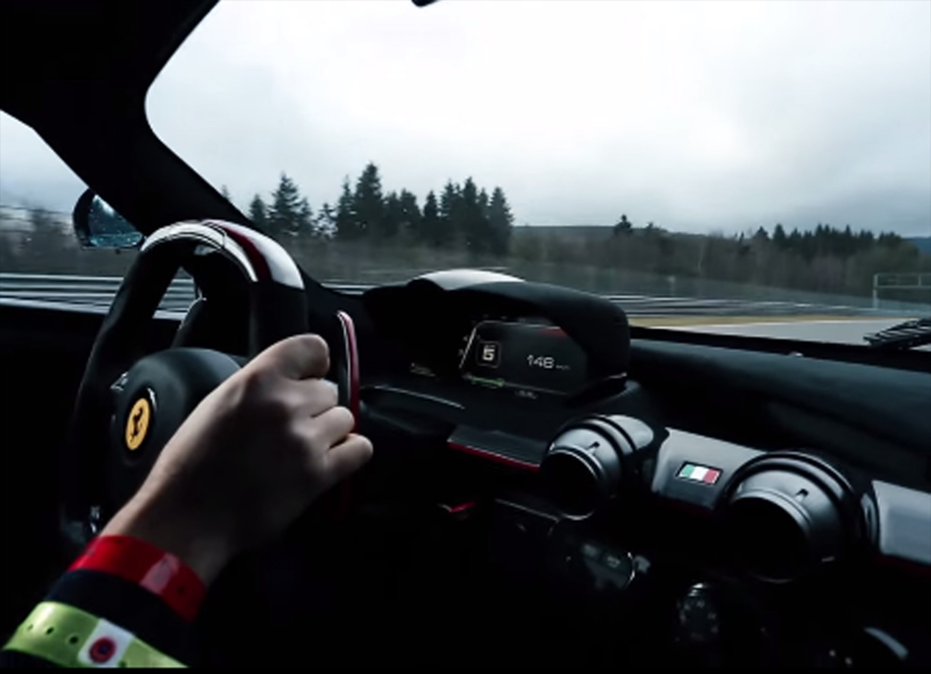 Βόλτα στο Spa με LaFerrari (VIDEO)