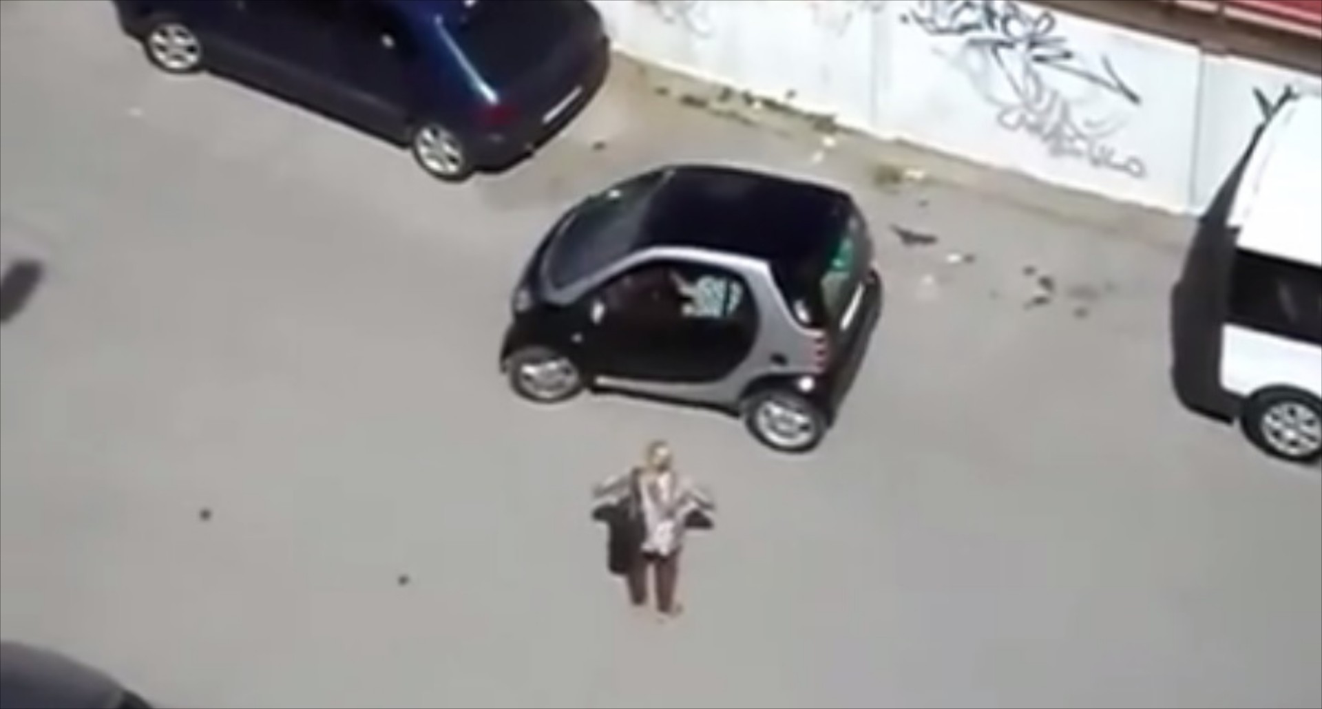 VIDEO: “Νταλίκα” Smart δεν χωρά πουθενά!