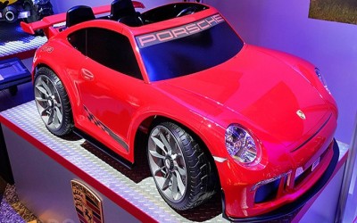 Μια Porsche 911 GT3 για… πιτσιρίκια!