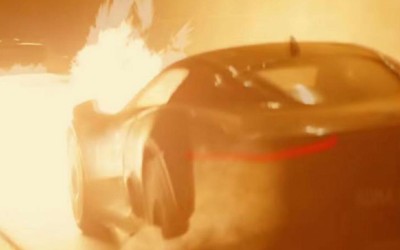 O Bond βάζει φωτιά σε πρωτότυπη Jaguar (VIDEO)