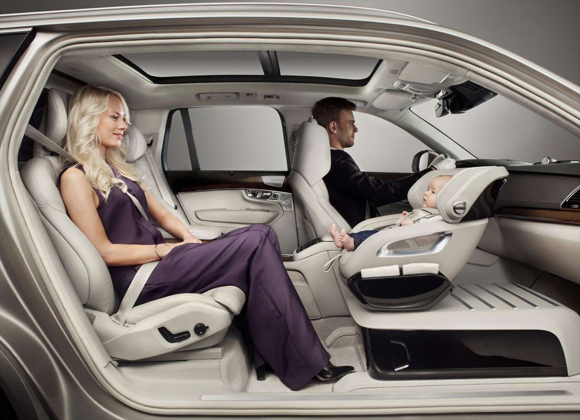 Νέο περιστροφικό παιδικό κάθισμα από τη Volvo (VIDEO)
