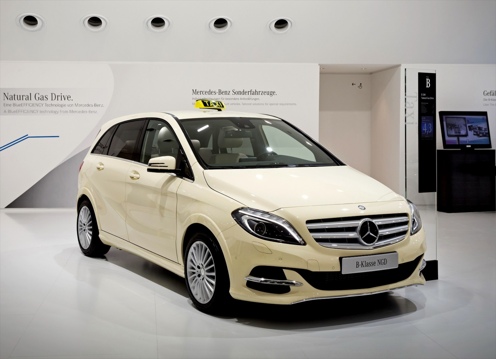 Mercedes-Benz Taxi με Δωρεάν Φυσικό Αέριο