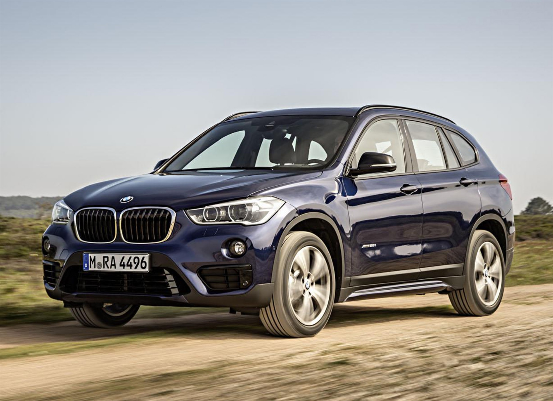 Υβριδική Χ1 σκέφτεται η BMW