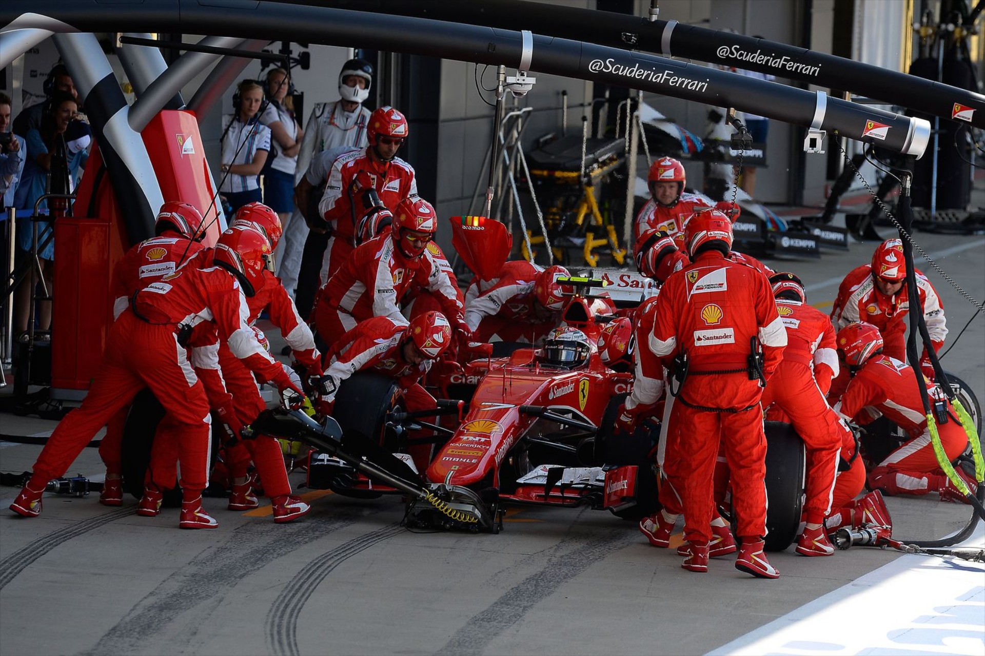Ζητείται ψυχραιμία στην Ferrari