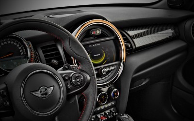 MINI Connected: έμφαση στην οδηγική εμπειρία