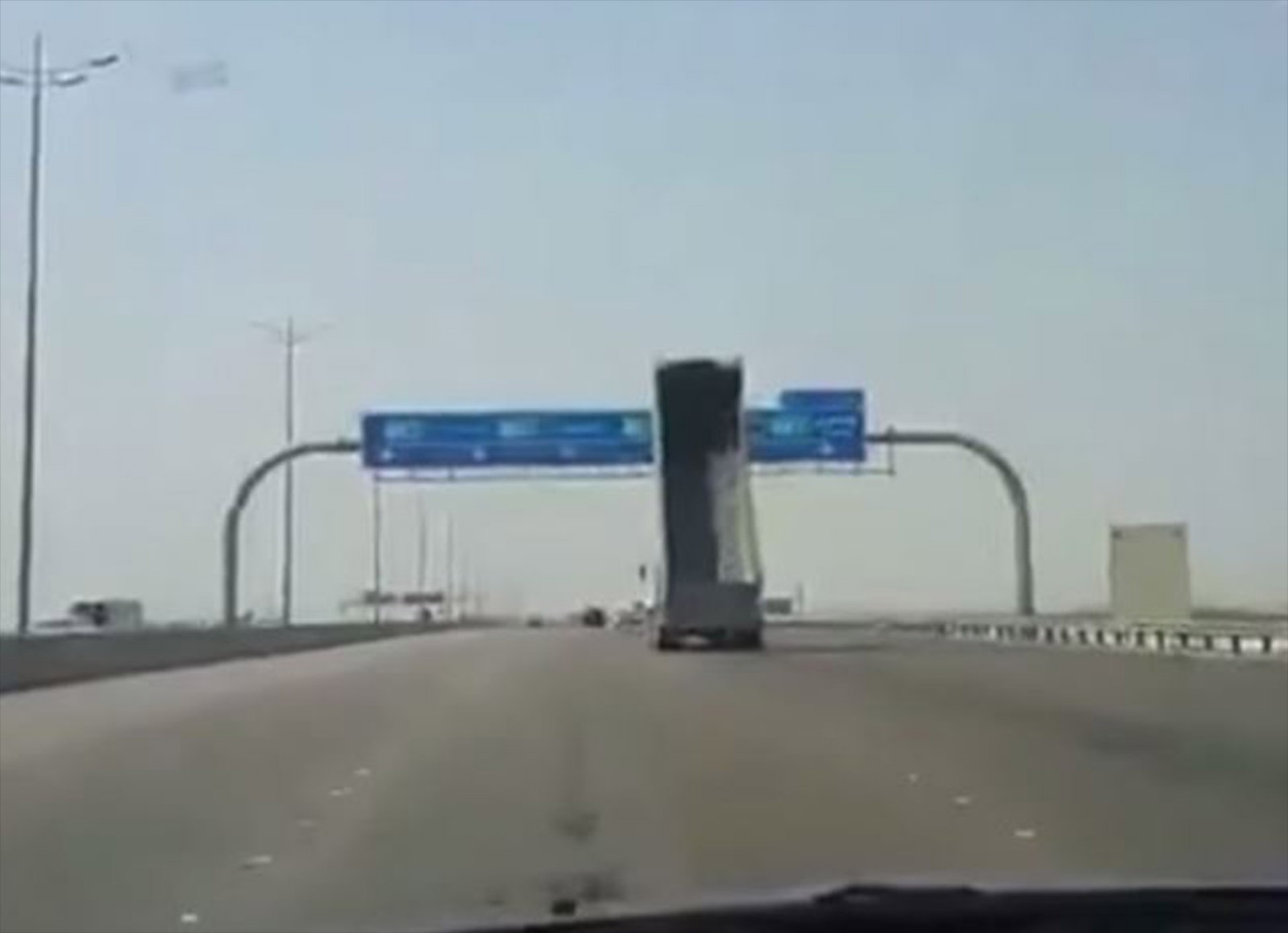 Ανεγκέφαλος και επικίνδυνος (VIDEO)
