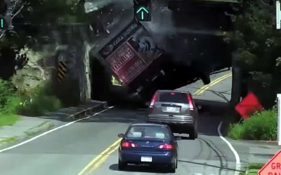 VIDEO: φορτηγό vs γέφυρα, σημειώσατε 2