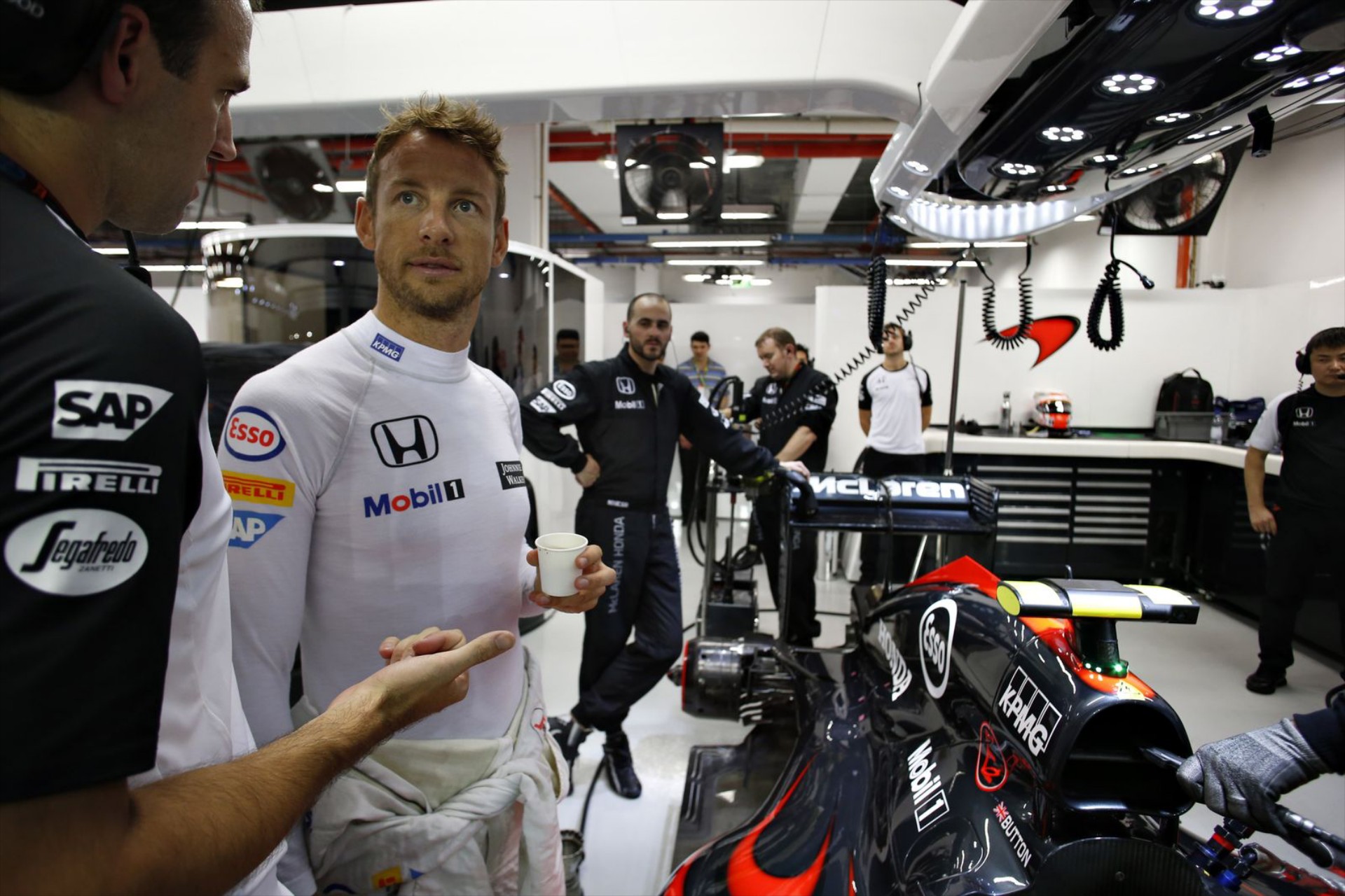 Παραμένει και το 2016 ο Button στην McLaren