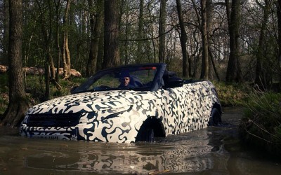 Νέο Evoque Cabrio «βουτάει» στα βαθιά (VIDEO)