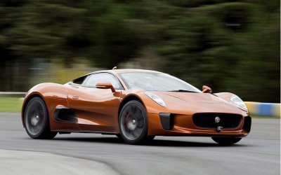 VIDEO: Ο Massa οδηγεί τη Jaguar του James Bond