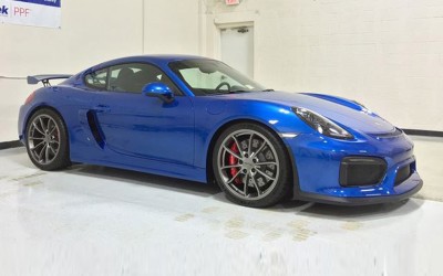 Γιατί πουλάει την Porsche Cayman GT4;