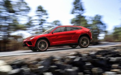 Με twin-turbo κινητήρα το SUV της Lamborghini