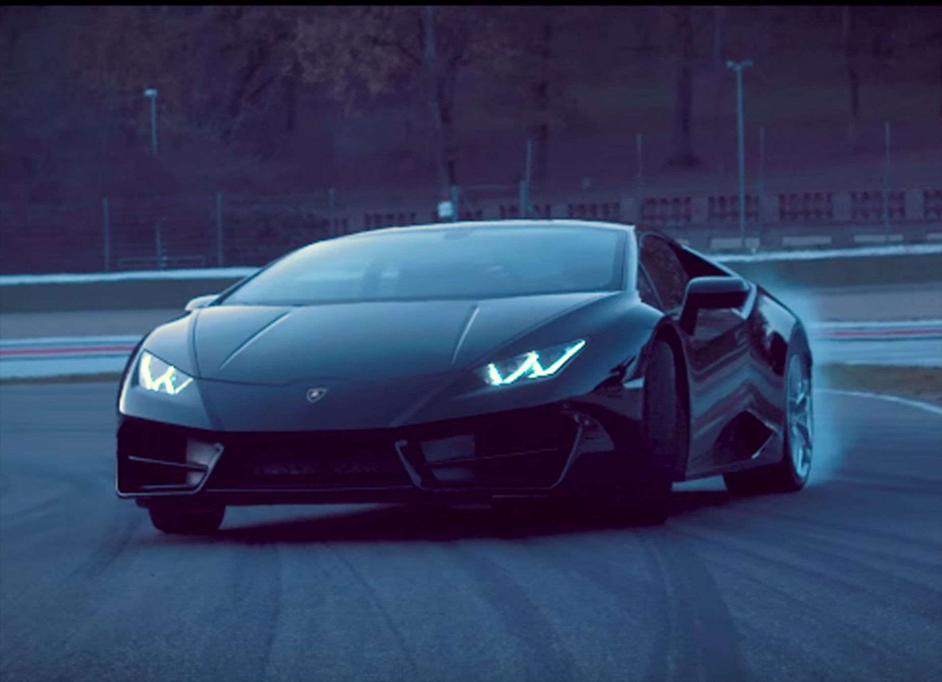 Έτσι οδηγούν τη νέα πισωκίνητη Huracan (video)