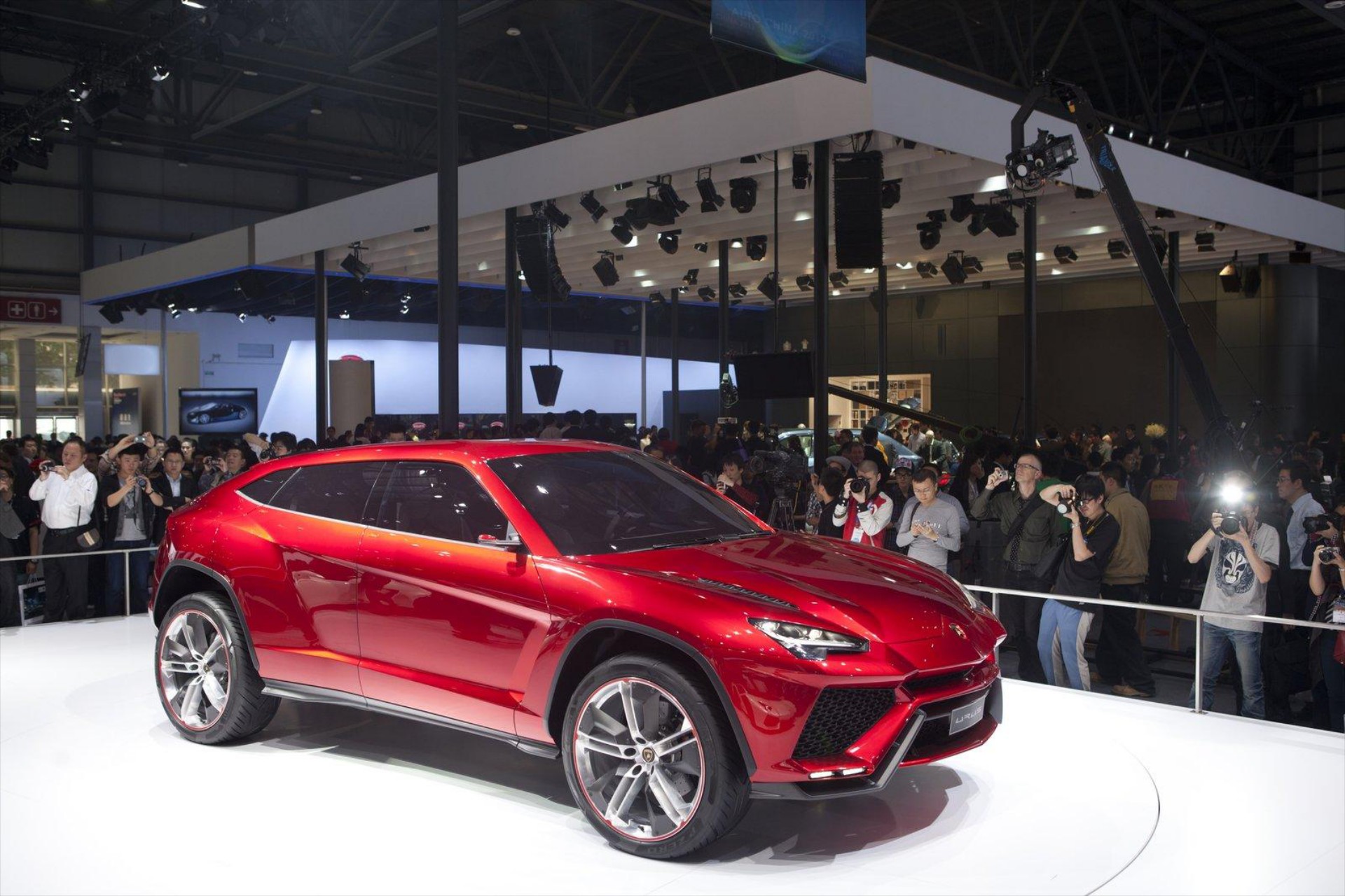 Υβριδική Lamborghini Urus με τιμή 1.5 εκατ. ευρώ