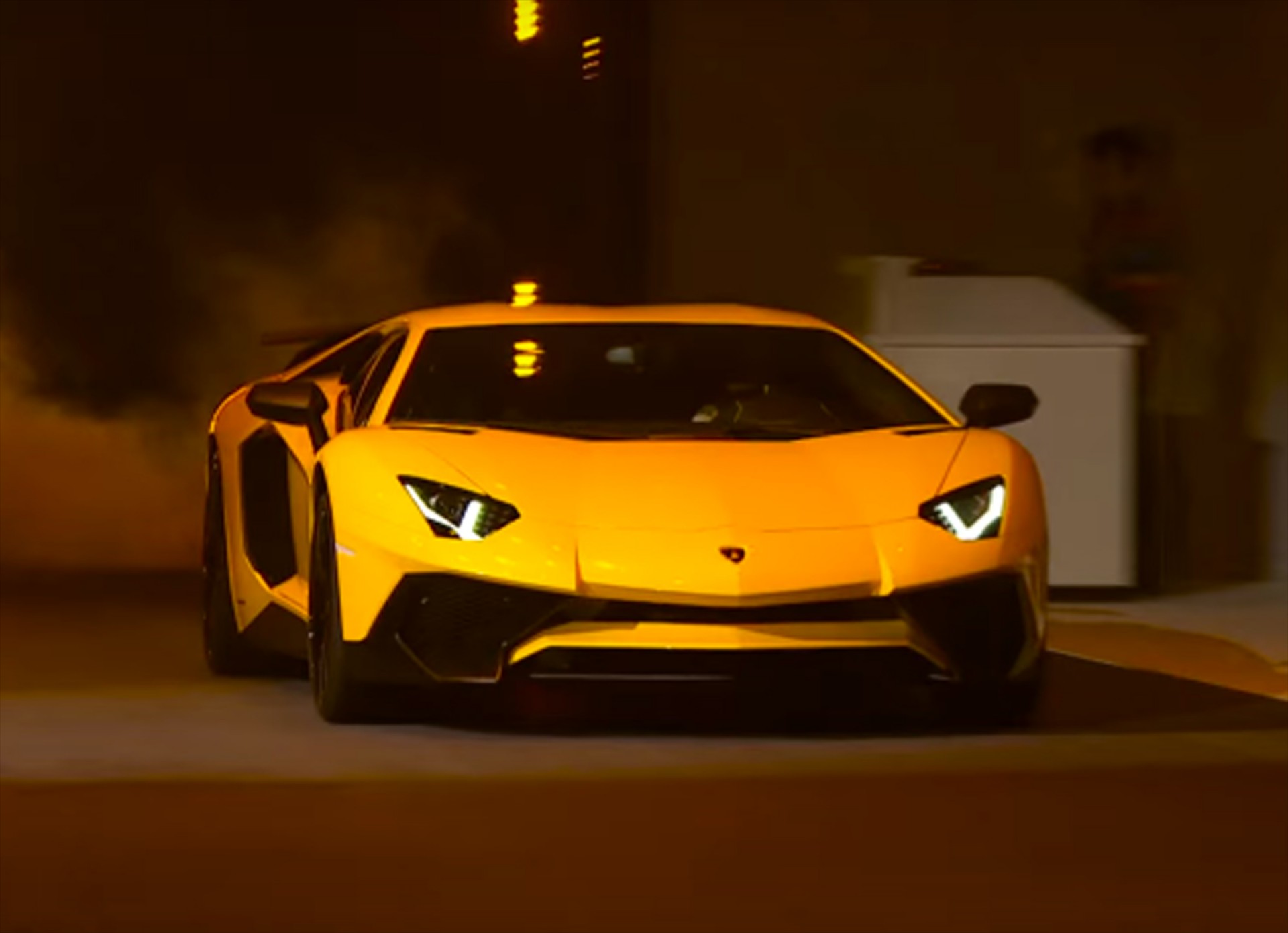 Καλές γιορτές από τη Lamborghini (Video)