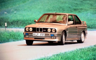 Η ιστορία των BMW M ξεκινώντας από την M3 E30 (video)