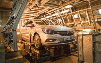 Το νέο Opel Astra Sports Tourer στο… φούρνο