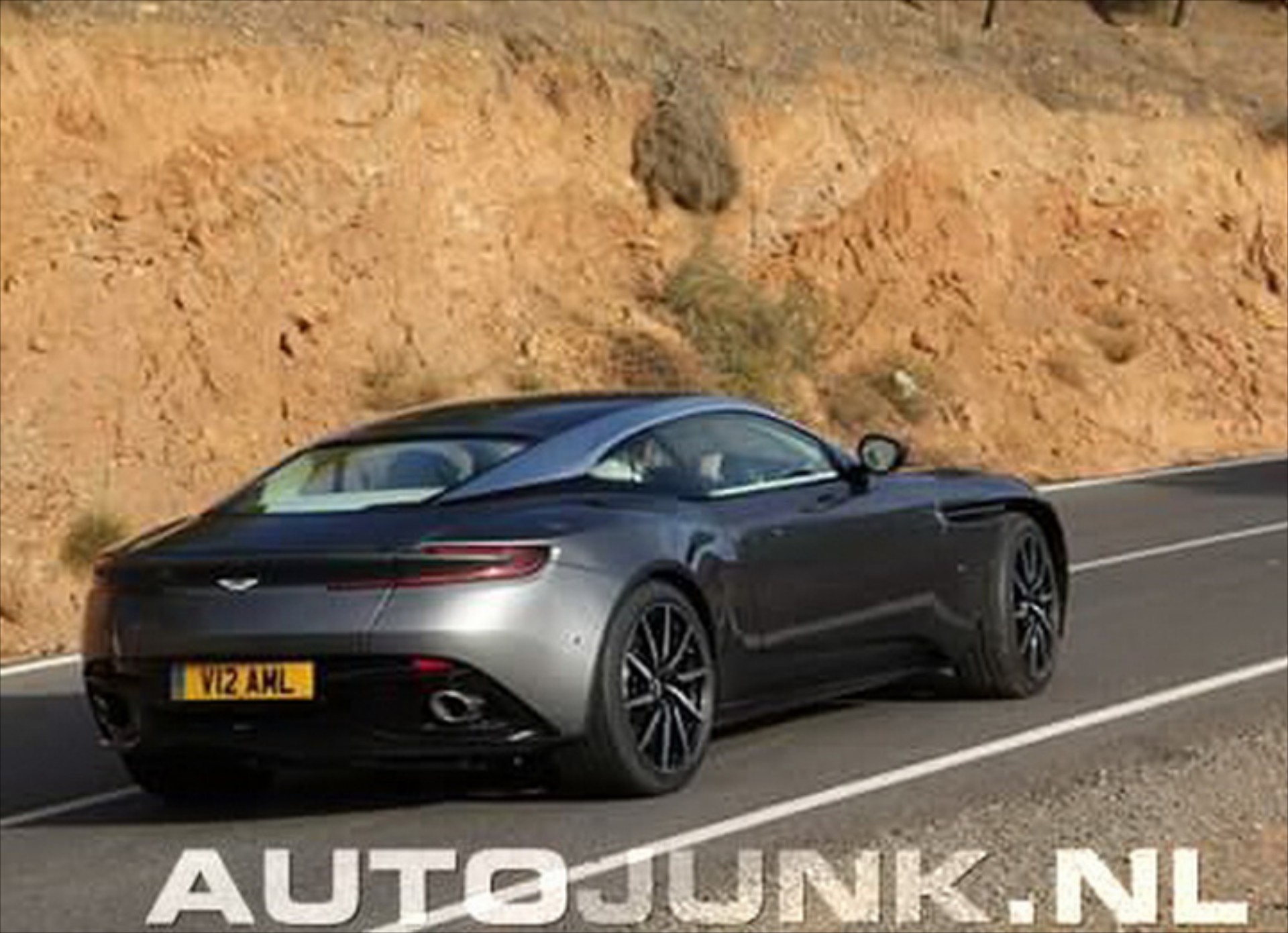Σε εξέλιξη η νέα Aston Martin DB11;