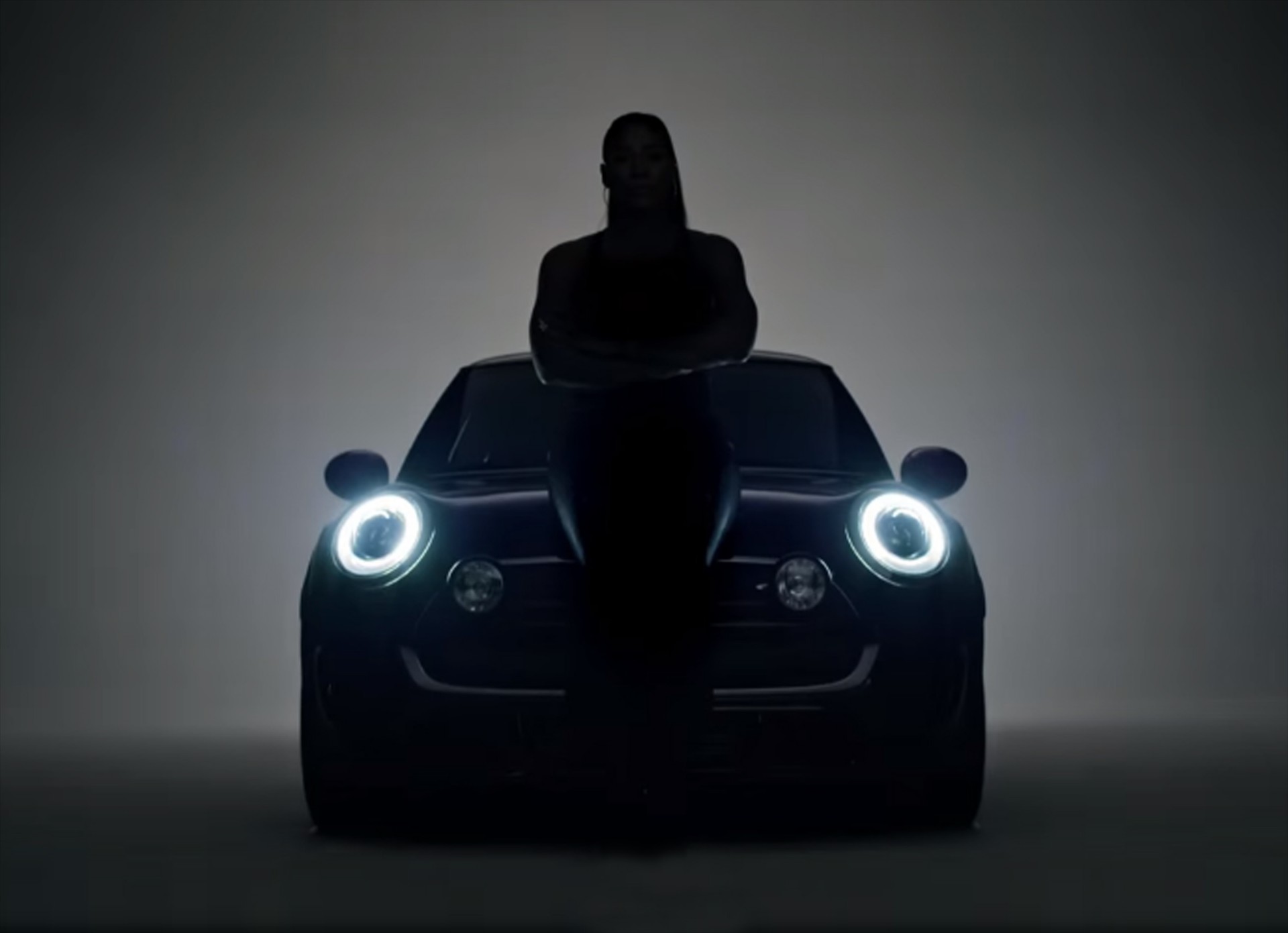 Ποιο μοντέλο «αψηφά» τις ταμπέλες; (Video)