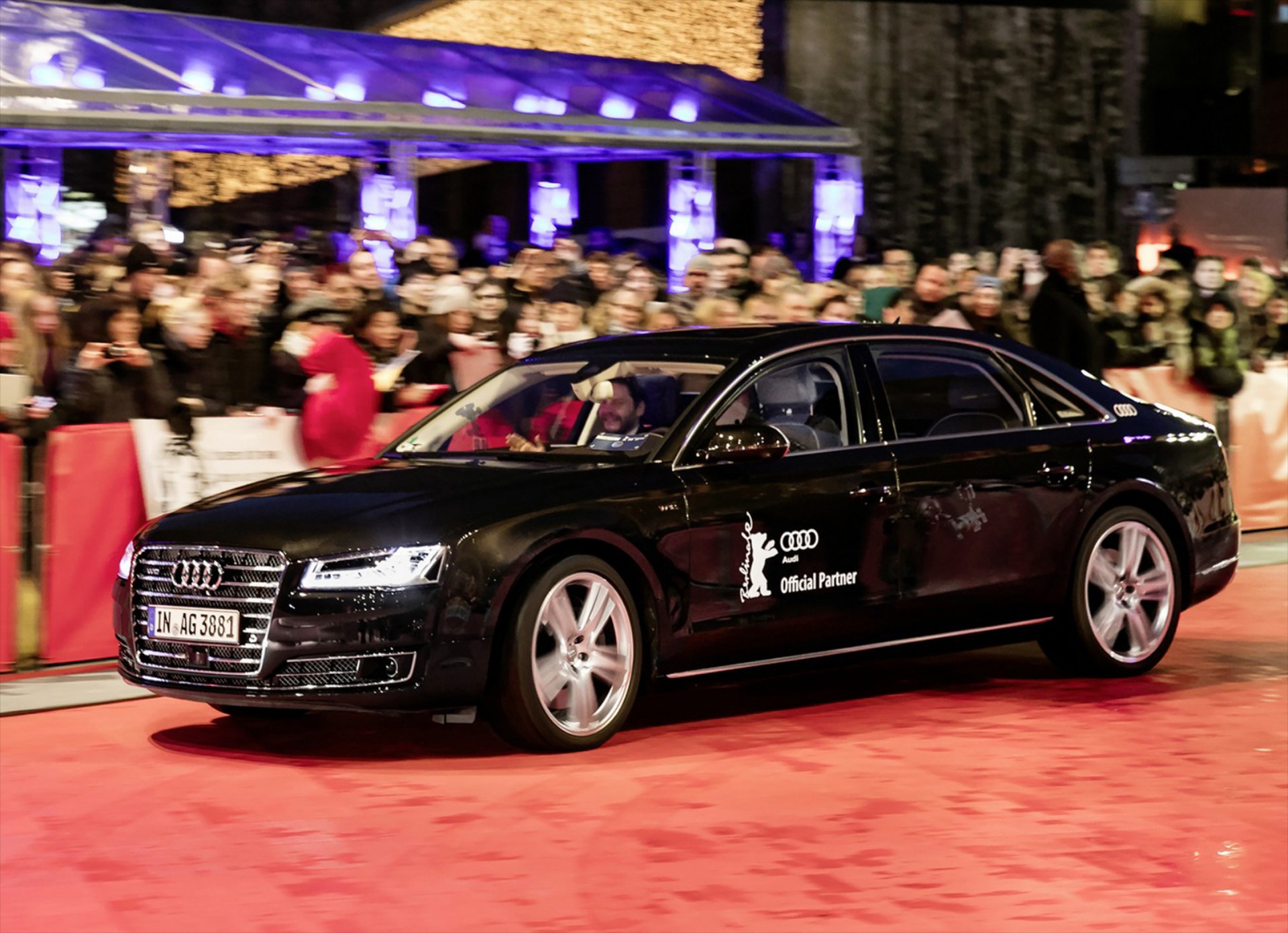 Το αυτόνομο Audi Α8… στο κόκκινο χαλί (video)