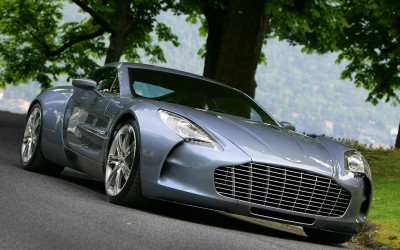 Μια Aston Martin αναστατώνει το Μονακό (video)