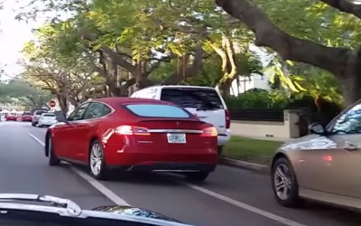 Έτσι τρακάρεις στο… παρκάρισμα (Video)