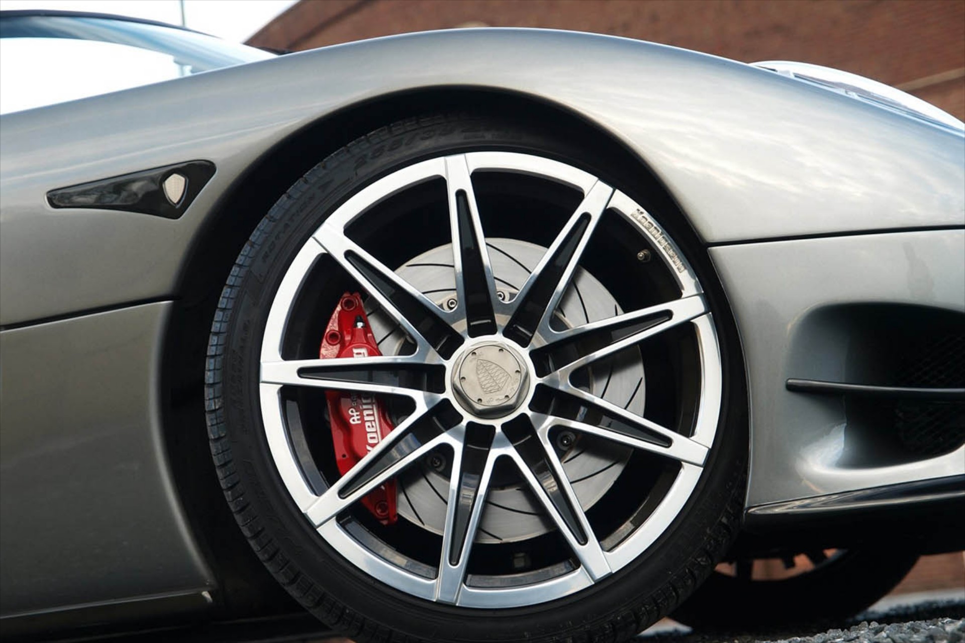 Koenigsegg: Όχι σε SUV, ναι σε 4θέσιο


