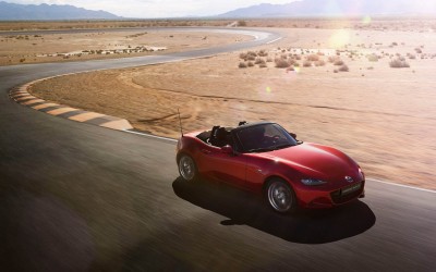 Το νέο Mazda MX-5 και με μεταλλική οροφή