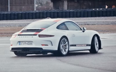 H Porsche 911 R σε κάνει… «μάγκα» (video)