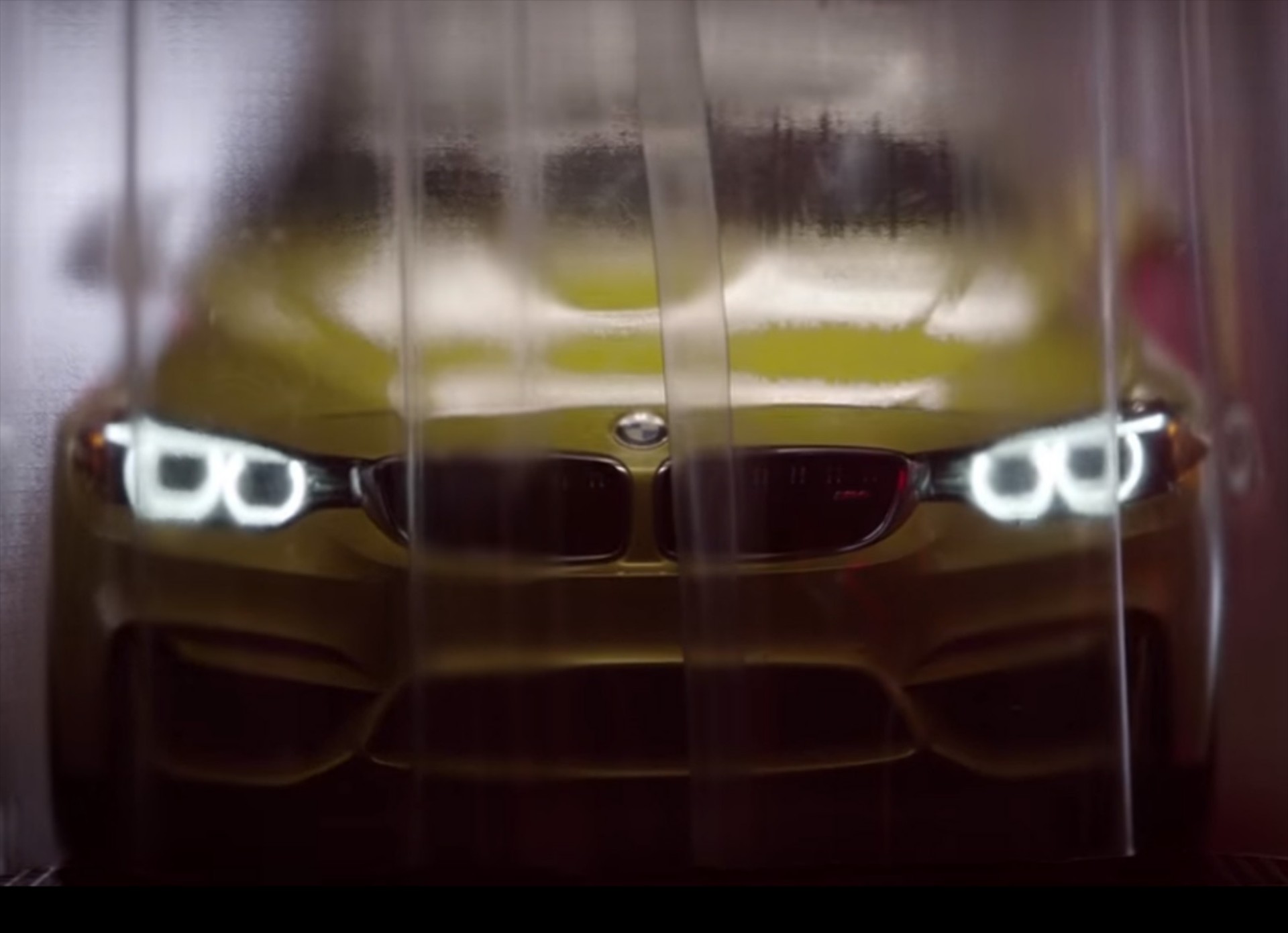 BMW M4 που «λυσσάει»… (video)