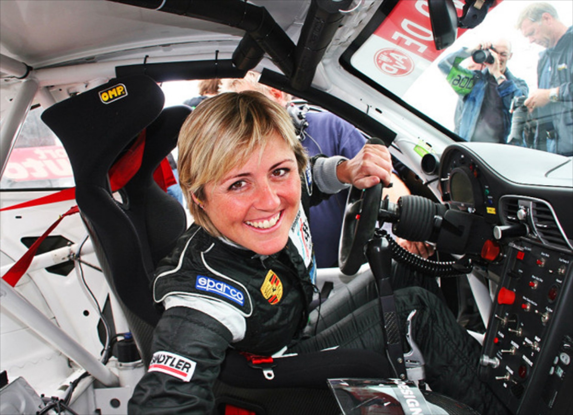 Η Sabine Schmitz τους προσπέρασε όλους (video)