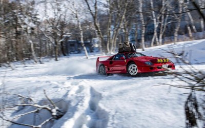 Με Ferrari F40 στα χιόνια (video)