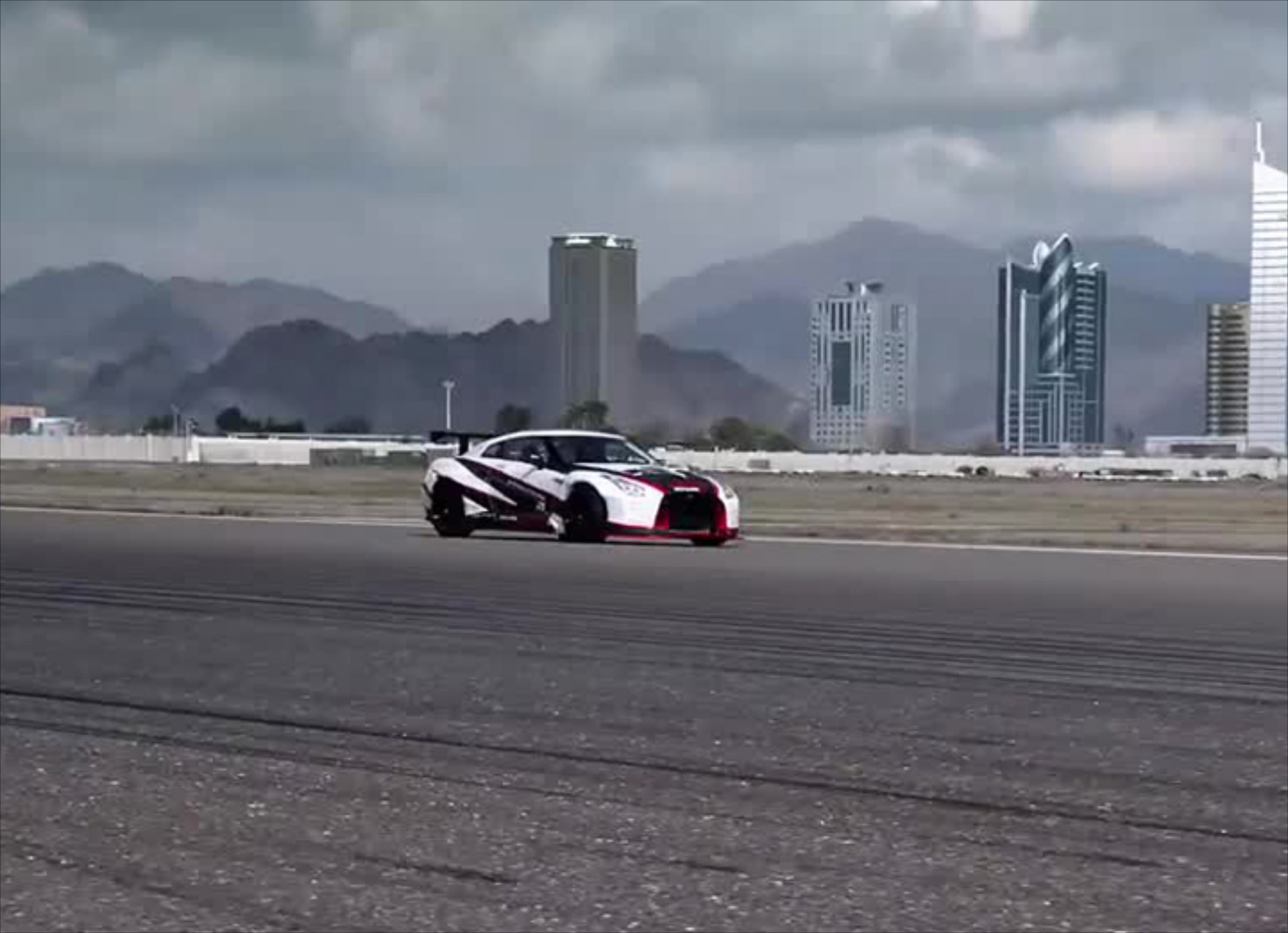 Το Nissan GT-R πάει για νέο ρεκόρ (video)
