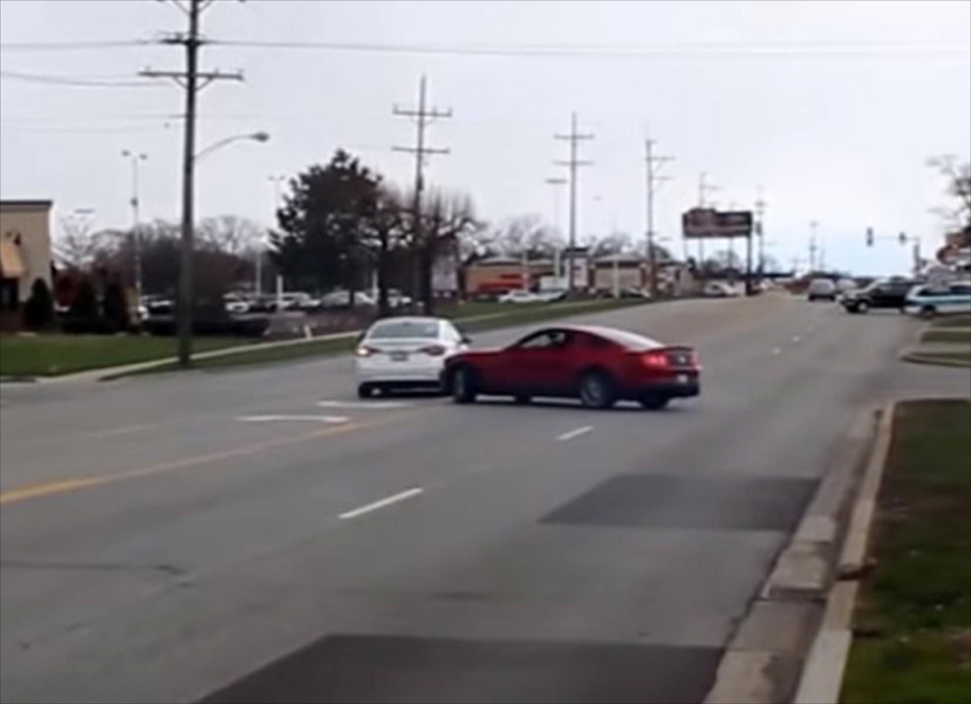 Δείτε πως δεν πρέπει να οδηγείς μια Mustang (video)