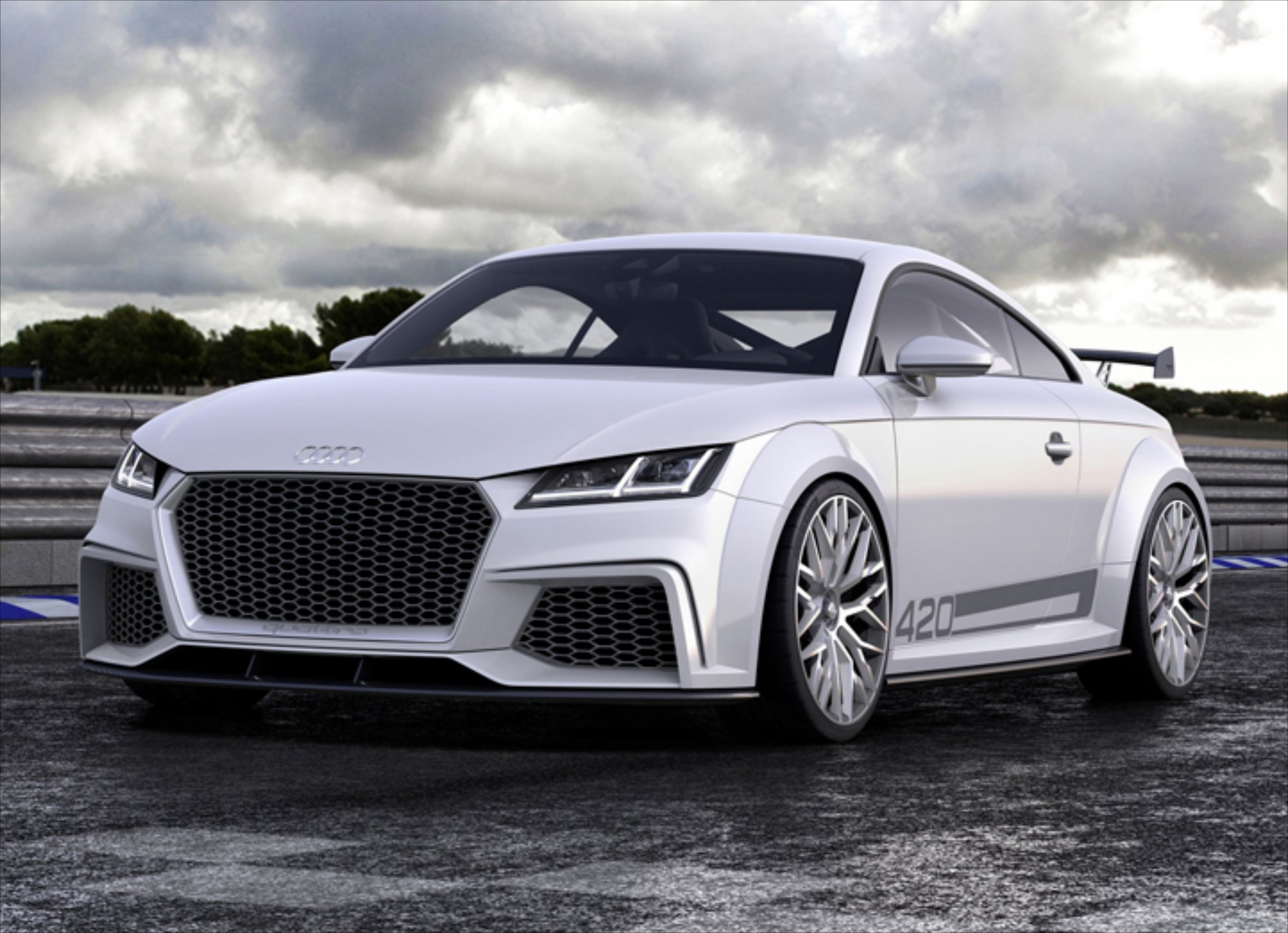 Νέος 5κύλινδρος τούρμπο 2.5 για το TT RS