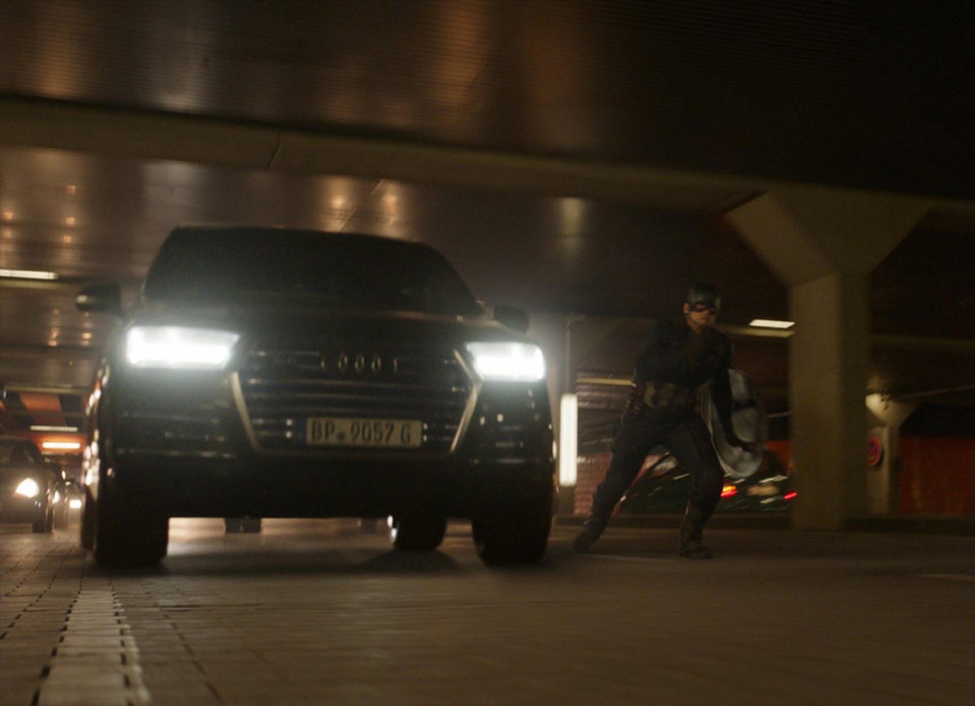 «Εμφύλιο» και… στην Audi (video)