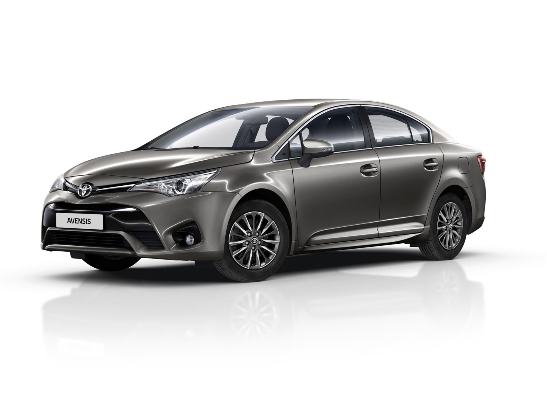 Ανανέωση για τα Toyota Avensis και Auris Hybrid