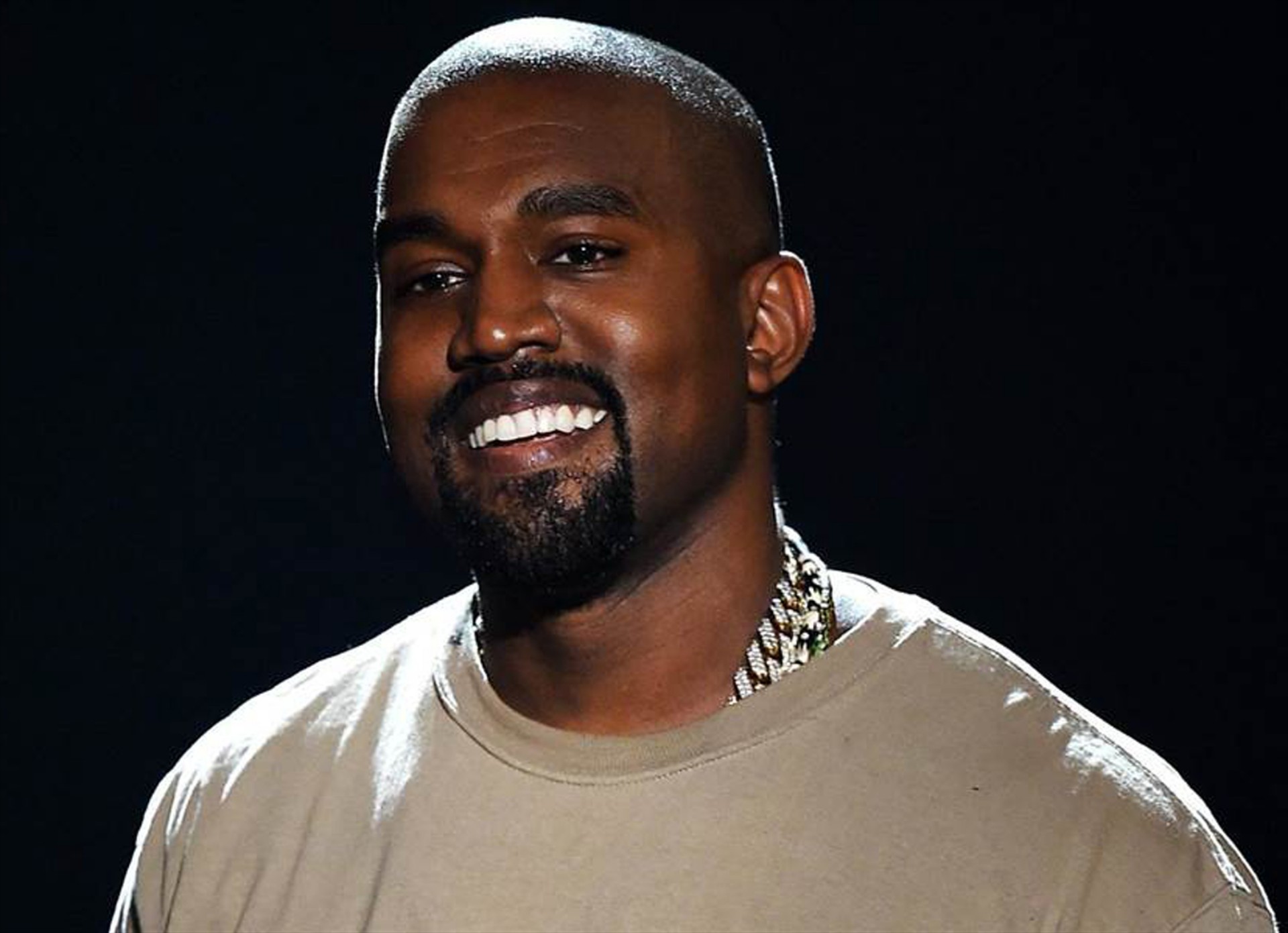 O K.West δυσκολεύεται να ξεκινήσει τη Maybach του (video)