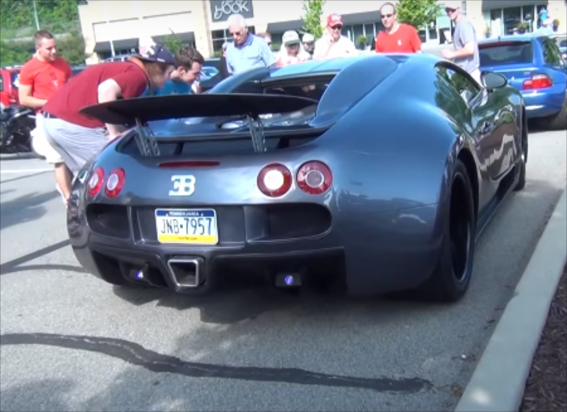 Και όμως είναι μια ψεύτικη Bugatti Veyron (video)