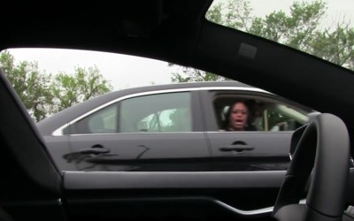 Η καλύτερη φάρσα με Tesla μέχρι τώρα (video)