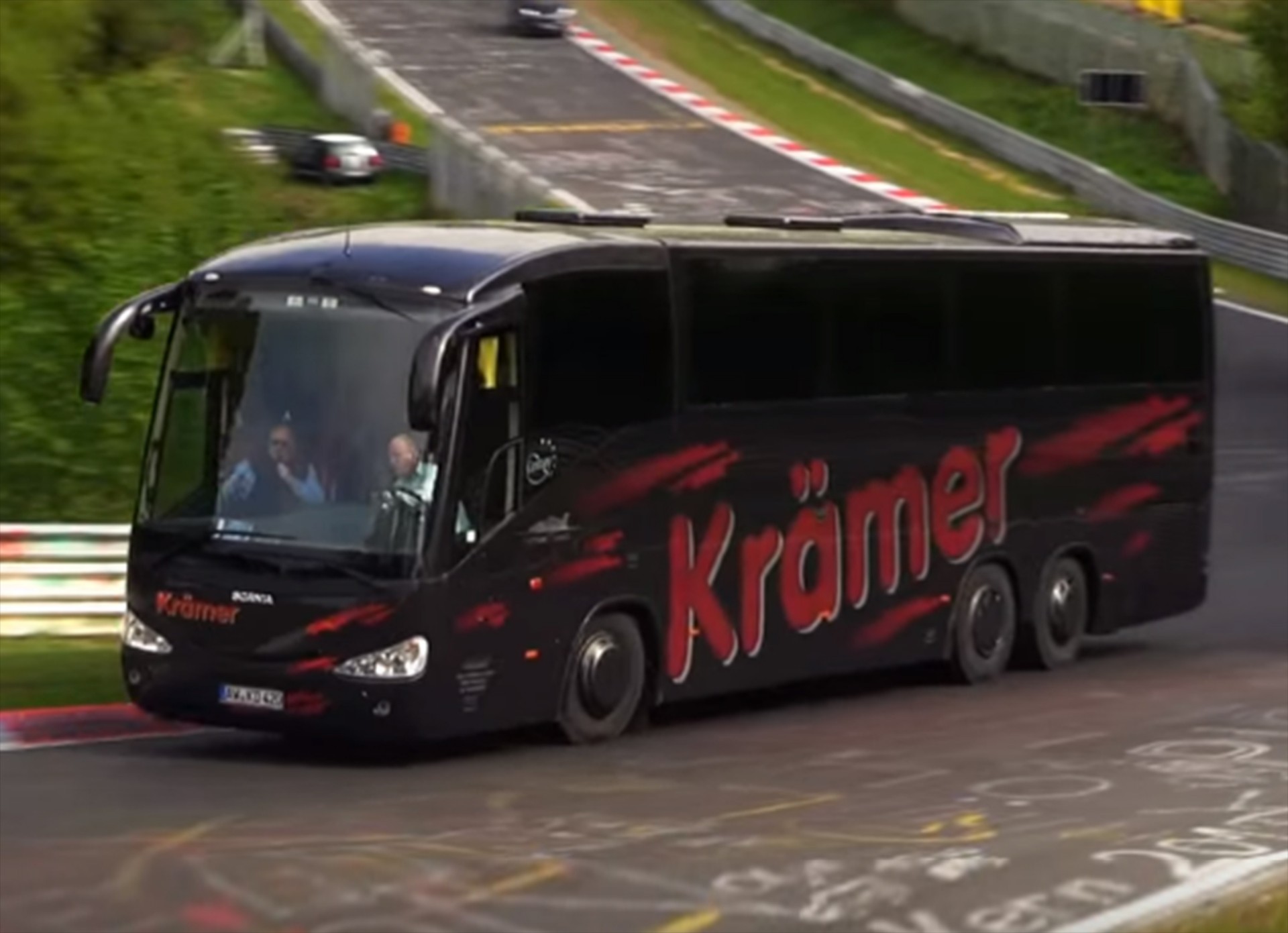 Τα πιο παράξενα οχήματα στο Nurburgring (video)