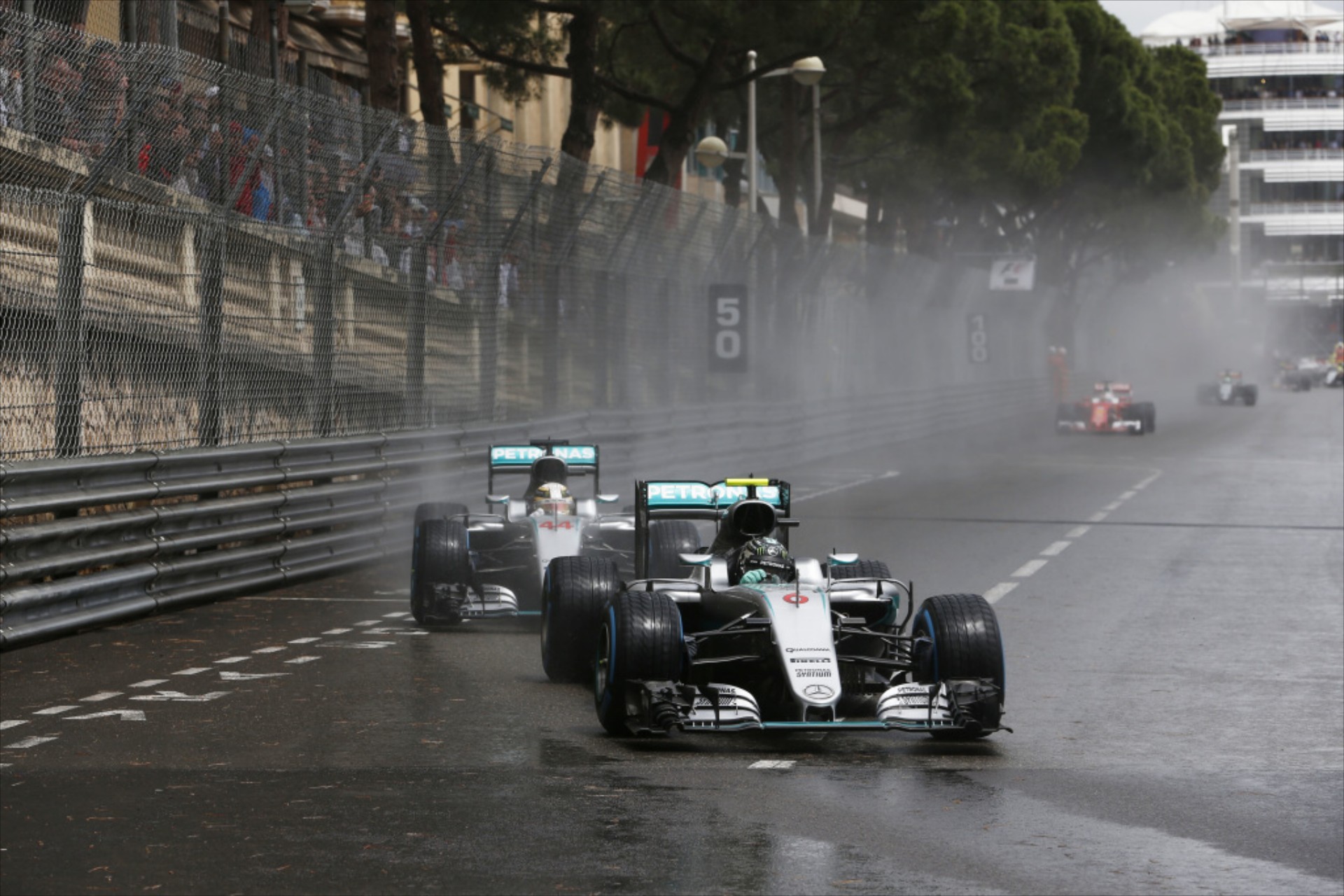 F1: Η Mercedes πιέζει τον Rosberg