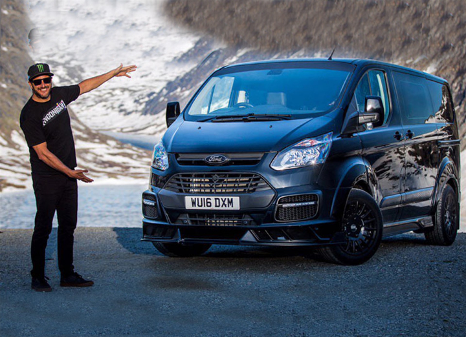 Ένα Ford Transit με την υπογραφή της M-Sport