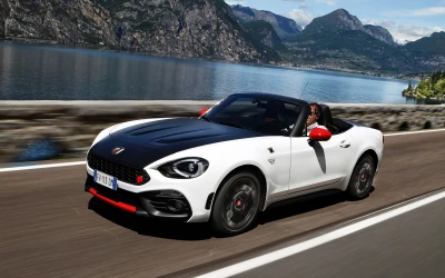 ΠΡΩΤΗ ΟΔΗΓΗΣΗ: Abarth 124 Spider