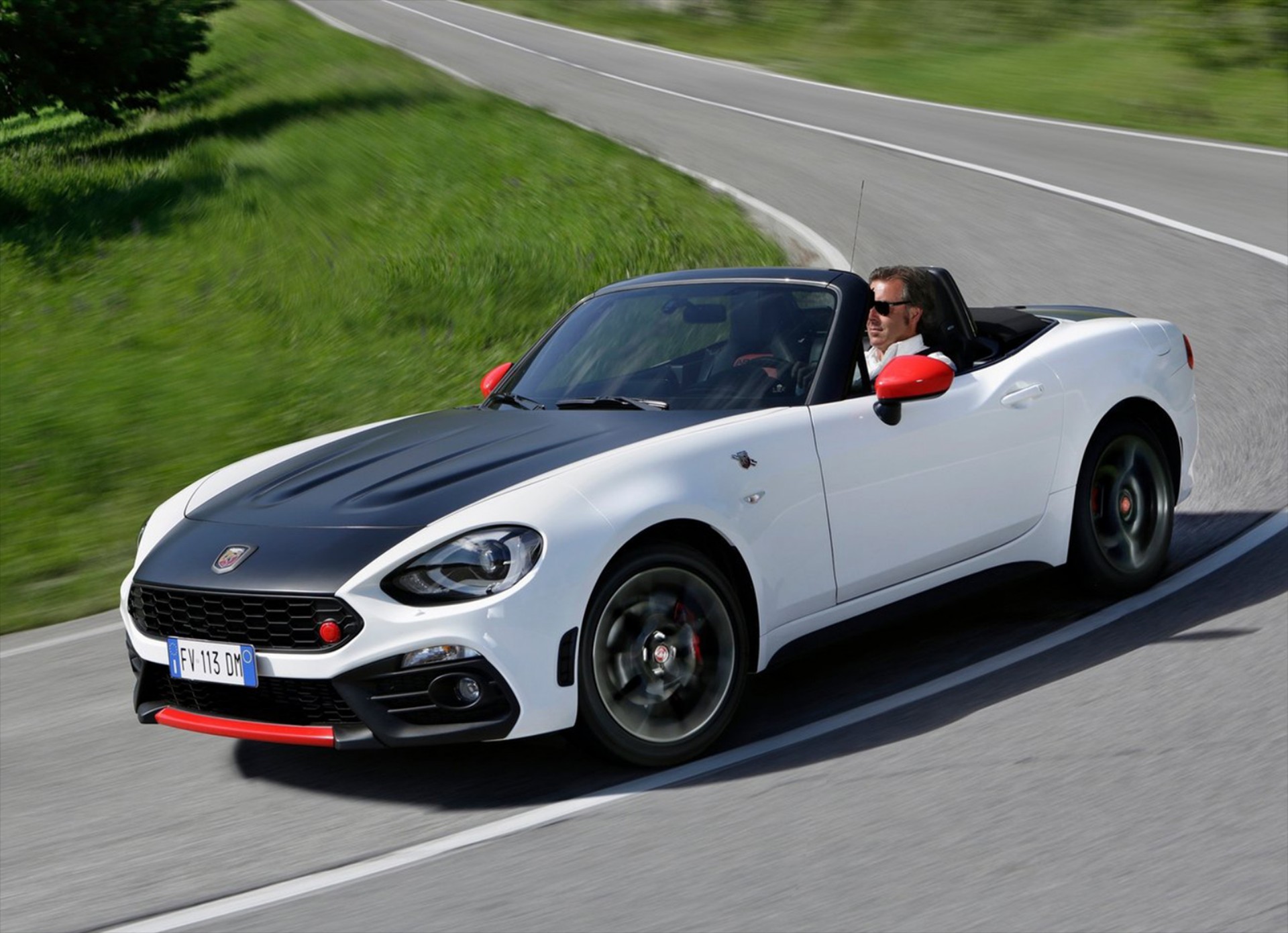 Στην Ελλάδα το Abarth 124 Spider με 52.240 ευρώ