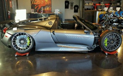 Ακόμα πωλείται η τρακαρισμένη Porsche 918 Spyder