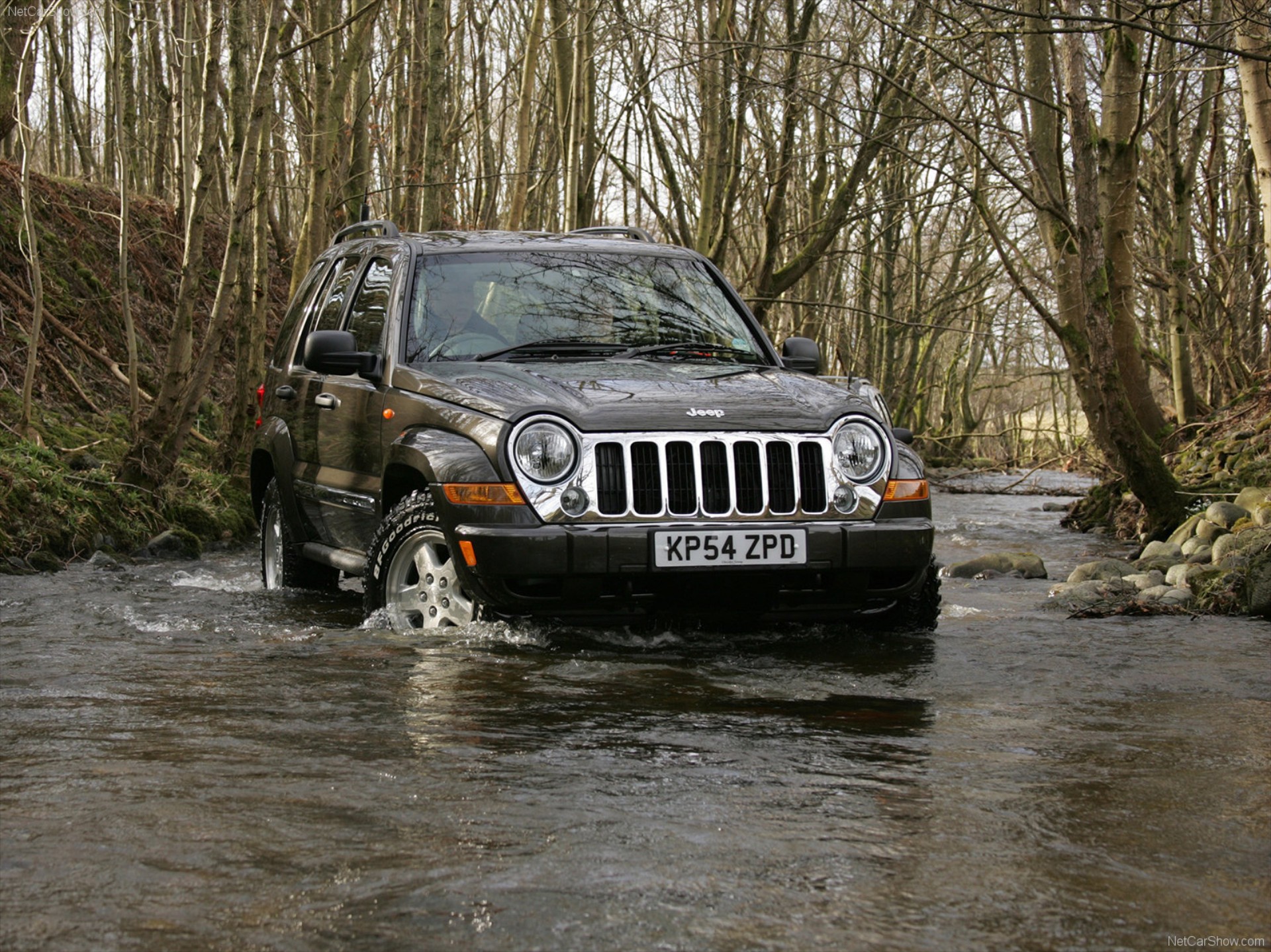 Ανάκληση Jeep Cherokee και Grand Cherokee
